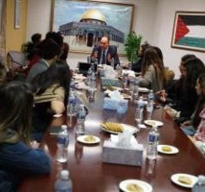  زملط: تغيير الرأي العام الأميركي يبدأ بالشباب