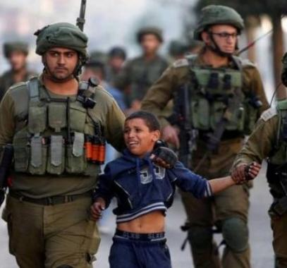 الاحتلال يعتقل طفلين من قلقيلية ويعتدي عليهما بالضرب.jpg