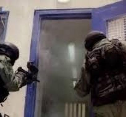 الاحتلال يعتدي على الأسرى في قسم 10 بسجن نفحة