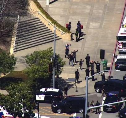 قتلى وحرجى بإطلاق نار داخل مقر 