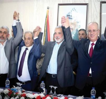 صحيفة تكشف عن تفاصيل حل أزمة ملف موظفي غزة خلال اجتماع القاهرة