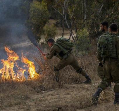 إطفاء حريق بغلاف غزة
