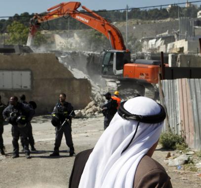 قوات الاحتلال تهدم منزلاً قيد الإنشاء ببيت لحم.jpg