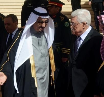 عباس يصل الرياض.jpg