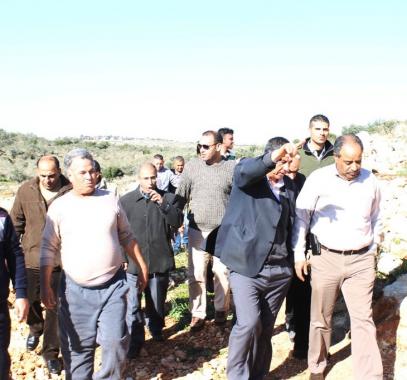 بالصور: المحافظ البلوي يزور كفر الديك ويبارك جهود مزارعيها