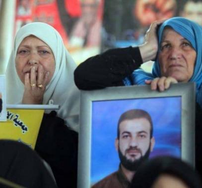 17 من أهالي اسرى غزة يتوجهون لزيارة أبنائهم في 