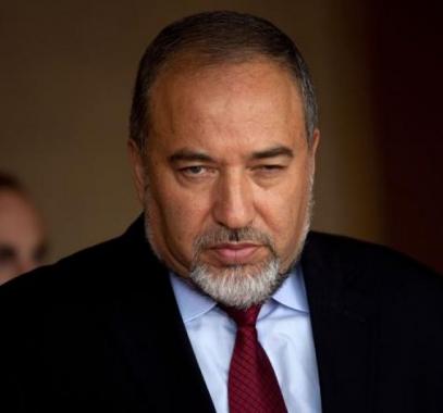 ليبرمان يطالب بمقاطعة نواب القائمة المشتركة