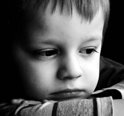 sad-child-portrait-nkobArqQaeBfCMreYPthZAxuQdfvU1WO7xc67UOTpjZ
