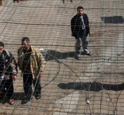 قراقع يطلع وفداً دنماركياً على أوضاع الأسرى في السجون