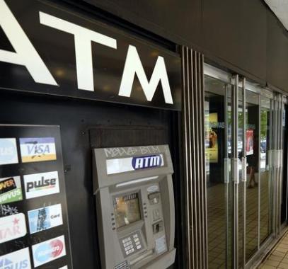 أستراليا بنك مفتوح ليوم كامل من دون رجال أمن أو موظفين