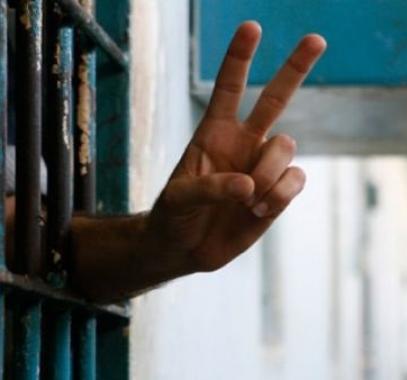 الأسير محمد علاقمة يواصل معركة الكرامة