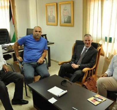 شؤون اللاجئين تلتقي مدير عمليات الأونروا في الضفة