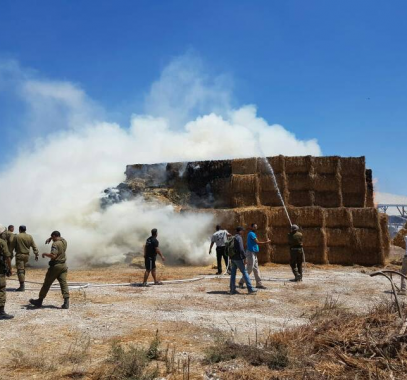 اندلاع حريق كبير في ناحل عوز شرق غزة بفعل بالون حارق