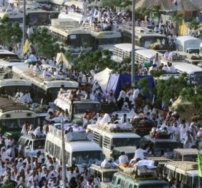 السعودية تشرف على تفويج حجاج ذوي شهداء فلسطين لمنى.jpg