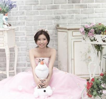 بالصور : اكتشفت إصابتها بالسرطان قبل تحقيق حلمها.. لكن ما فعلته فاجئ الجميع!