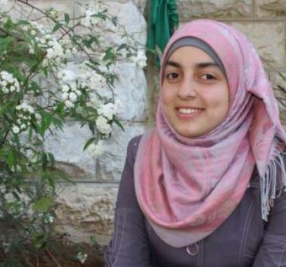 الطالبة أسماء قدح 
