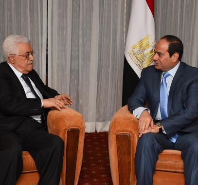 هآرتس تكشف سبب توتر العلاقات بين عباس والسيسي