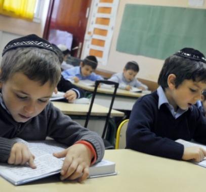الكنيست يصادق على قانون منع دخول الجمعيات الحقوقية للمدارس