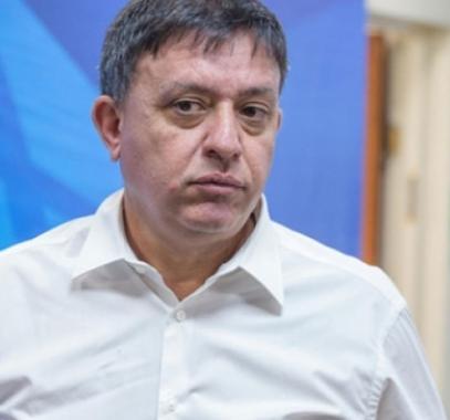 آفي غباي يُهدد مُرسلي منفذي العمليات بضربهم بيد من حديد.jpg