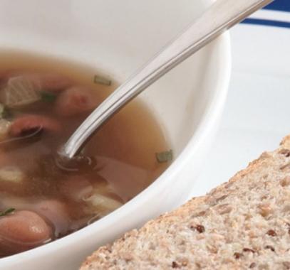 mediterranean-bean-soup-with-roasted-garlic-1-980x490