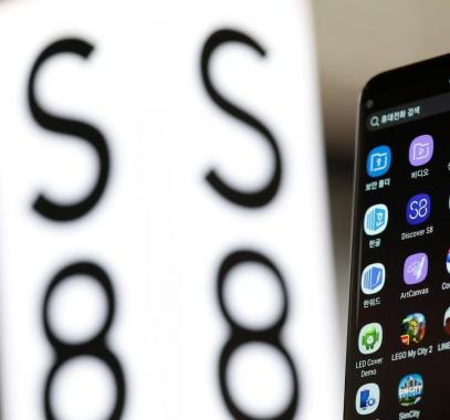 سامسونغ تتفوق على أبل بسباق الهواتف الذكية