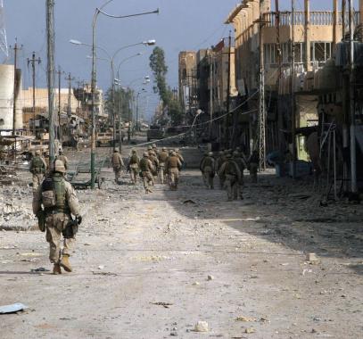 US_Navy__the_1st_Marines,_patrol__through_Fallujah,_Iraq