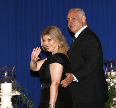 Benjamin-Netanyahu-Chairman-of-the-Likud-Party-arrives-to-the-Presidents-house-with-his-wife-Sarah-Netanyahu