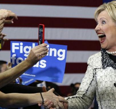 160228051448_clinton_640x360_ap_nocredit