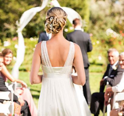 BRIDE-WALKING-422x280