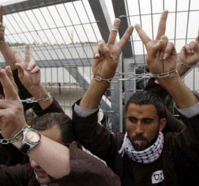 4 أسرى يدخلون أعواماً جديدة في سجون الاحتلال