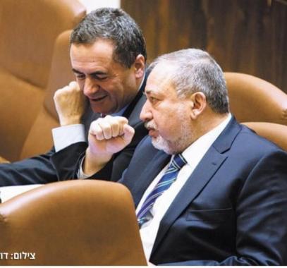 خلافات بين 