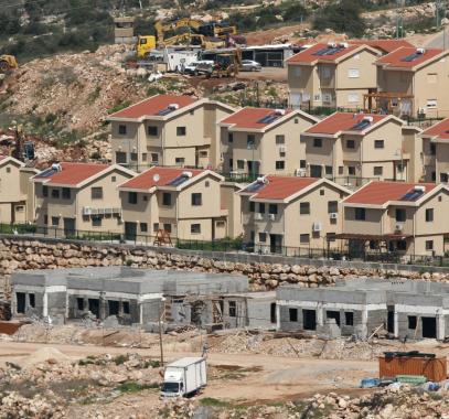 الاحتلال يصادق على بناء مخططات استيطانية جديدة في القدس والأغوار