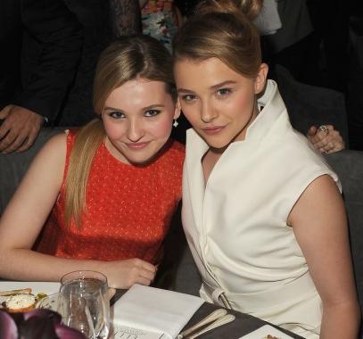 69-abigail_breslin_and_chloe_moretz