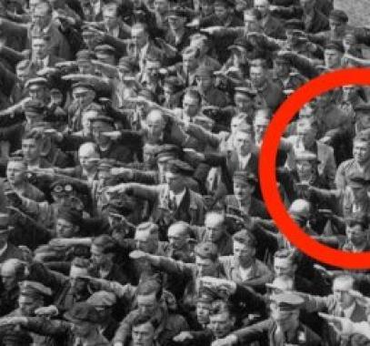 n-NO-NAZI-large570