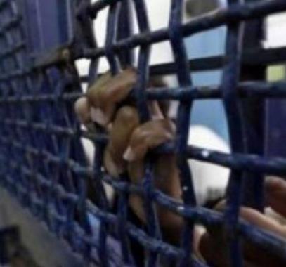 الاحتلال يمنع عائلة الأسير محمود شبانة من زيارته