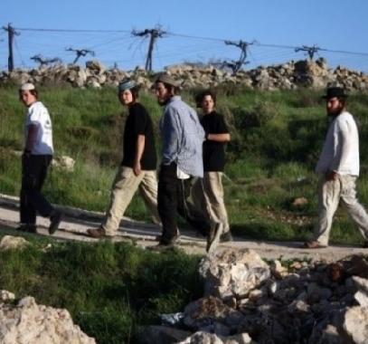 مستوطنو عمونا يقررون الانتقال للعيش ببؤرة استيطانية جنوب نابلس