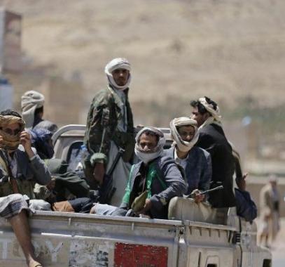 ويأتي انشقاق جابر بعد أيام من انشقاق نائب وزير التربية في حكومة الإنقاذ الدكتور عبد الله الحامدي. واتهم الحامدي في أول تصريح صحفي عقب إعلانه الانشقاق، جماعة الحوثيين بـ 