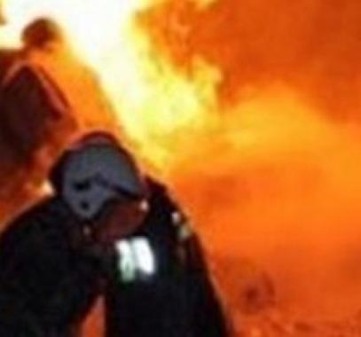مقتل شخصين وإصابة آخرين جراء حريق في مخيم للمهاجرين باليونان