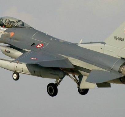 طائرة حربية