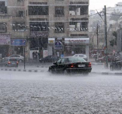 سقوط الأمطار على غزة