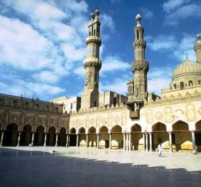 الأزهر يقرر إلغاء الاحتفال بالمولد النبوي تضامناً مع المسيحيين