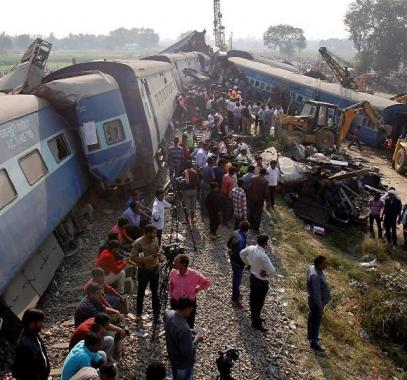 مصرع 50 قتيلا على الأقل إثر حادث قطار بالهند