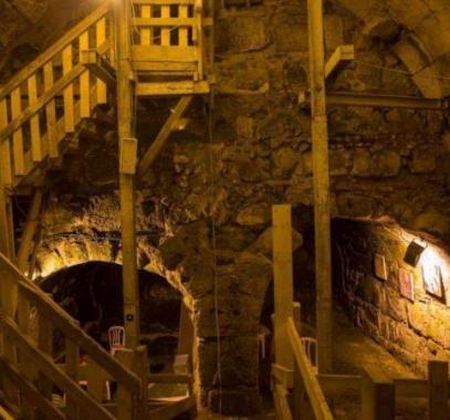 حفريات تحت الاقصى