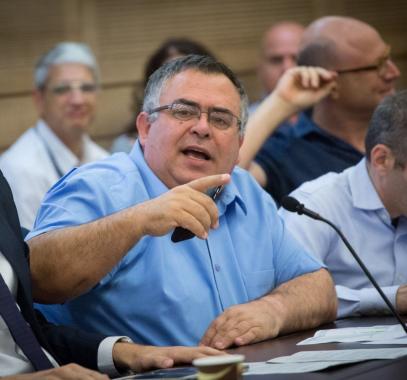  رئيس الائتلاف الحكومي الإسرائيلي يستقيل على خلفية قضايا فساد