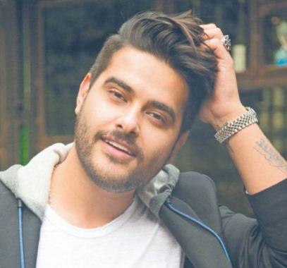 ناصيف زيتون يبكي القلوب والسبب!