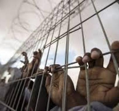 4 أسرى يدخلون أعواماً جديدة في سجون الاحتلال.jpg