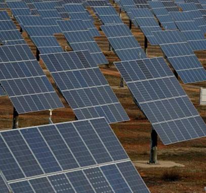 السودان يبحث بناء أكبر مزرعة للطاقة الشمسية