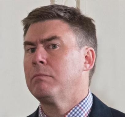 استقالة مدير الاتصالات بالبيت الأبيض.jpg