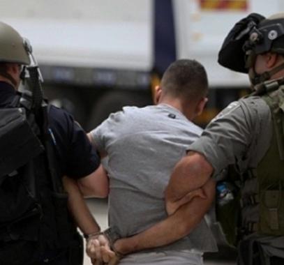 الاحتلال يعتقل.jpg