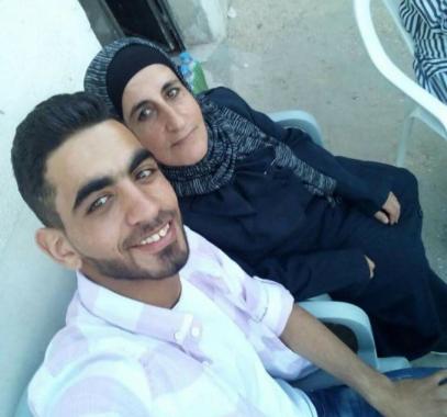 الاحتلال ينقل والدة الأسير 